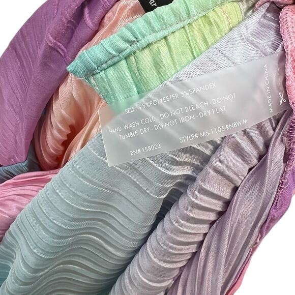 Dressed in Lala Rainbow Daydream Plissé Pleated Top Notched Collar Size Medium - Picture 14 of 14